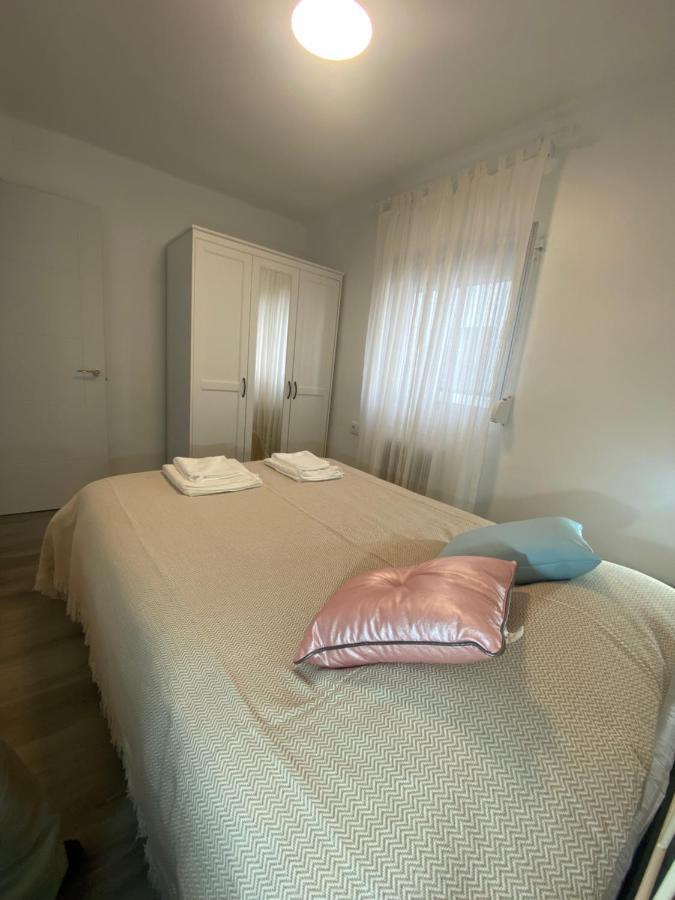 Ferienwohnung Piso Junto Al Hospital Macarena Sevilla Exterior foto