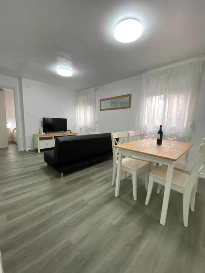Ferienwohnung Piso Junto Al Hospital Macarena Sevilla Exterior foto
